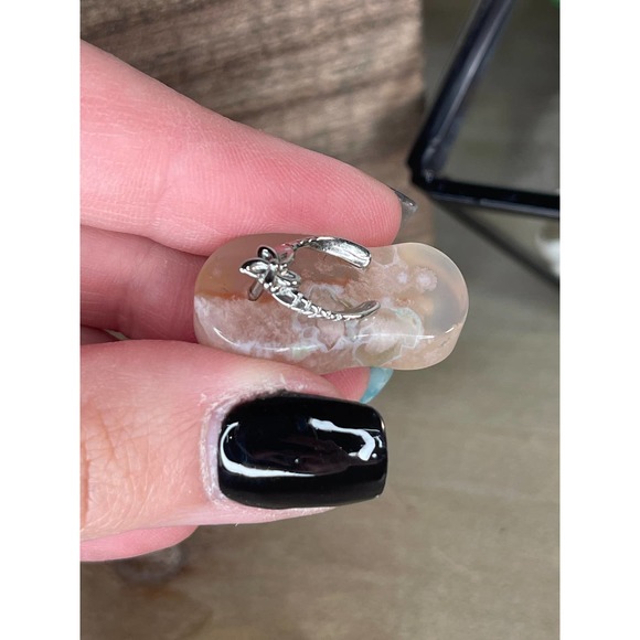 Miniature Flower Agate Flip Flop, Tiny Carvings - Picture 5 of 9